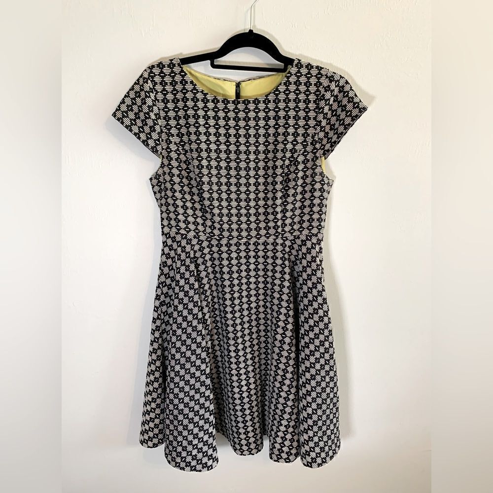 Maeve‎ Anthropologie Black and white fit & flare size 6